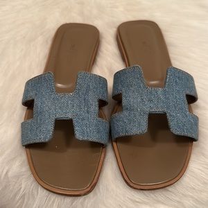 Hermes Oran Sandal Pre Loved 💙 Bleu Clair Denim Size 35.